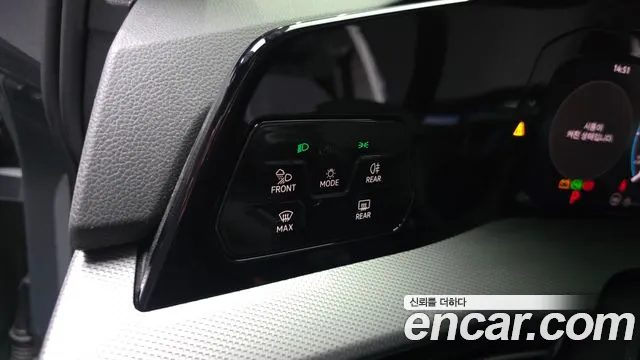 Volkswagen Golf Golf 8 поколение 2.0 TDI Prestige — Фото автомобиля 18