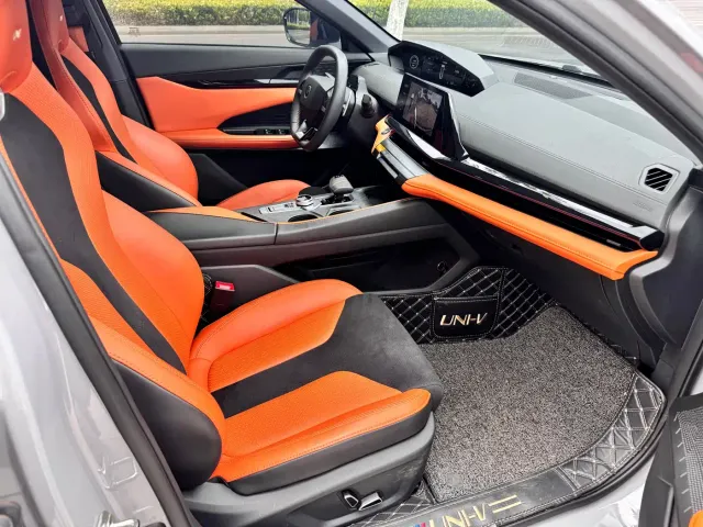 Changan Changan UNI-V 2022 1.5T Excellence — Фото автомобиля 10