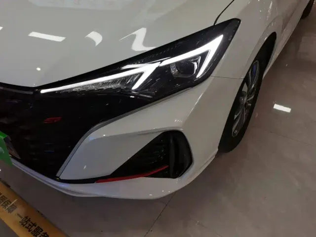 Changan Eado — Фото автомобиля 23