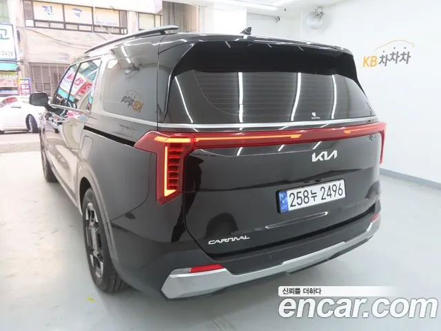 Kia Carnival 4th Gen — Фото автомобиля 4