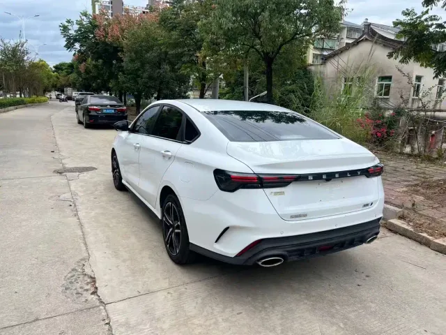 Geely Binrui — Фото автомобиля 7