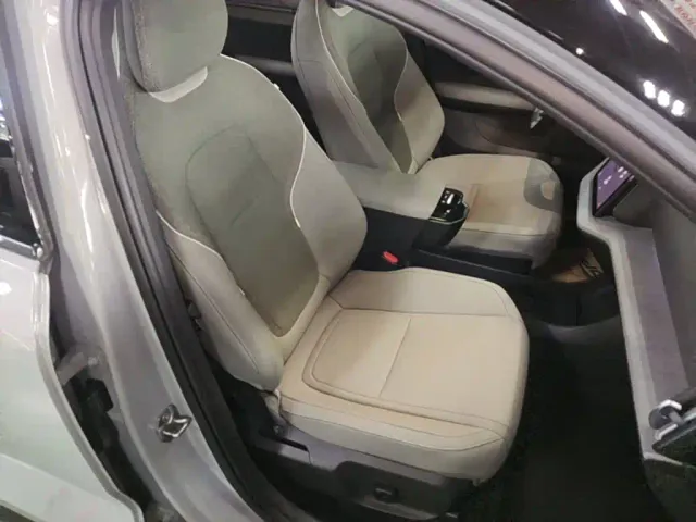 Volvo EX30 — Фото автомобиля 24