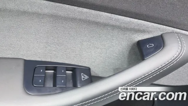 Tesla Model Y — Фото автомобиля 26