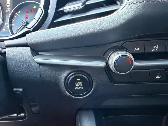 Mazda Axela — Фото автомобиля 15