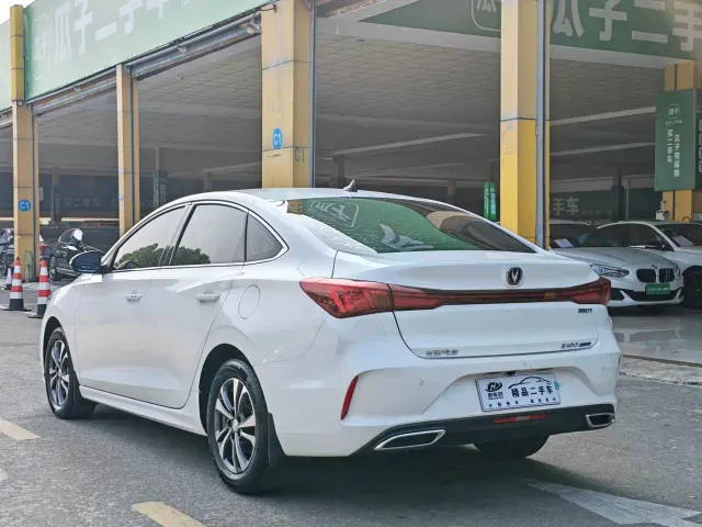 Changan Eado — Фото автомобиля 5