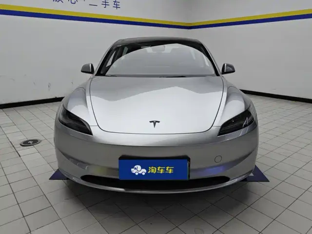 Tesla Model 3 — Фото автомобиля 2