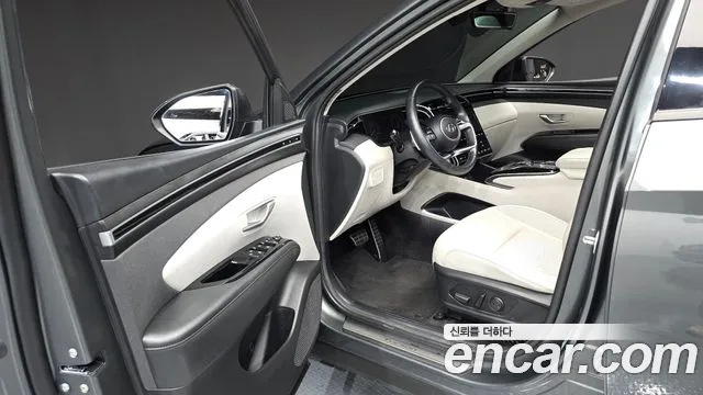 Hyundai Tucson Tucson (NX4) Бензин 1.6 турбо 2WD — Фото автомобиля 10