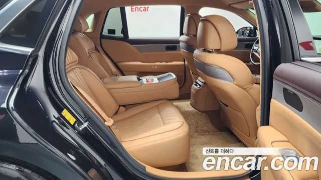 Genesis G90 Бензин 3.5 турбо AWD — Фото автомобиля 11