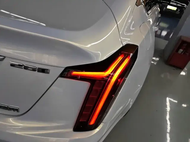 Cadillac CT5 — Фото автомобиля 7