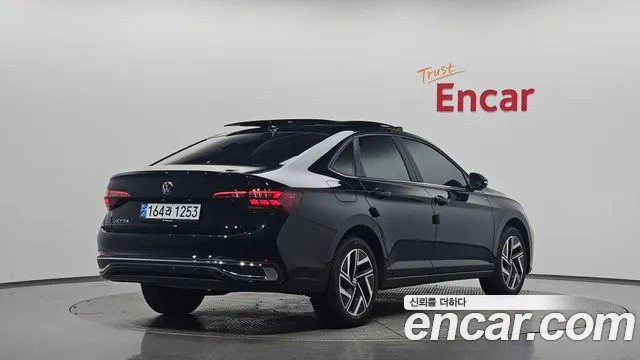 Volkswagen Jetta — Фото автомобиля 2