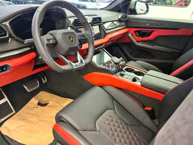 Lamborghini Urus — Фото автомобиля 11