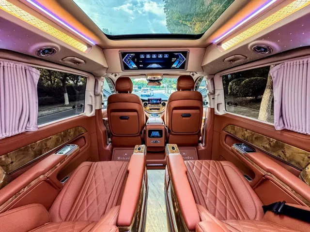 Mercedes-Benz V-Class — Фото автомобиля 15
