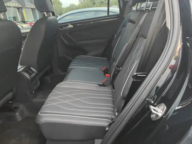 Volkswagen Tiguan L — Фото автомобиля 16