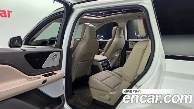 Lincoln Aviator 2nd Gen — Фото автомобиля 16
