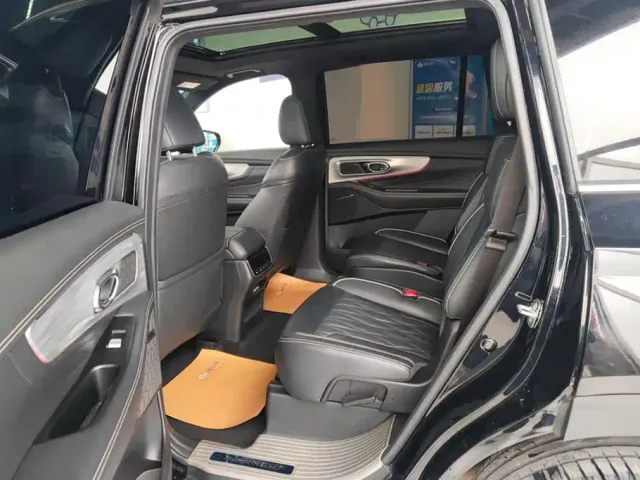 GAC Trumpchi GS8 — Фото автомобиля 11