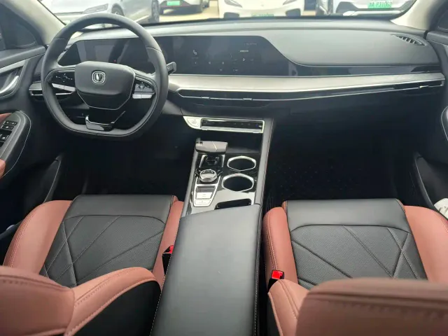 Changan Eado — Фото автомобиля 5