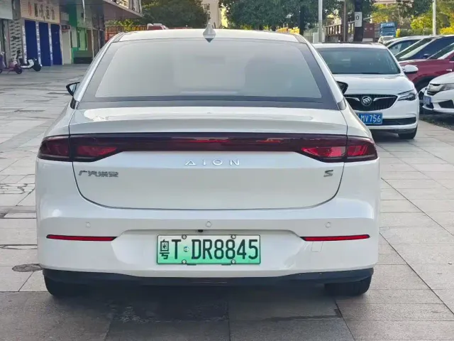 GAC Aion S — Фото автомобиля 5