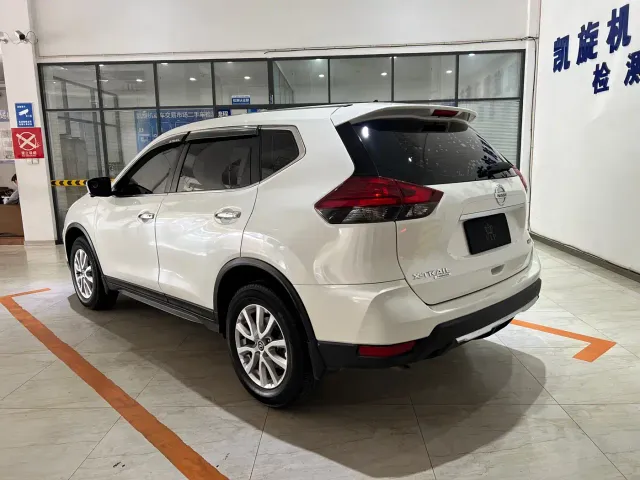 Nissan X-Trail — Фото автомобиля 6