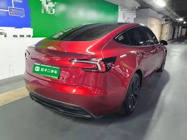 Tesla Model 3 — Фото автомобиля 6