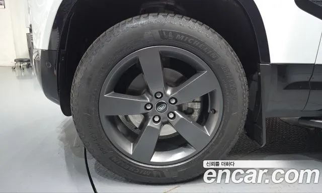 Land Rover Defender L663 — Фото автомобиля 5