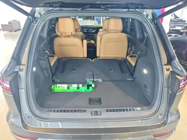 Li Auto ONE — Фото автомобиля 18