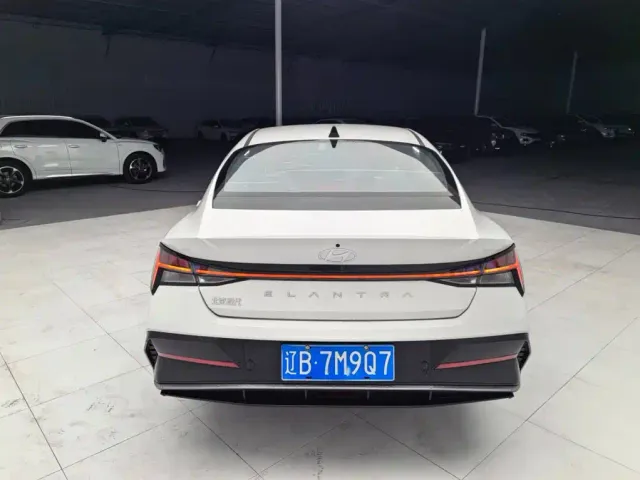Hyundai Elantra — Фото автомобиля 4