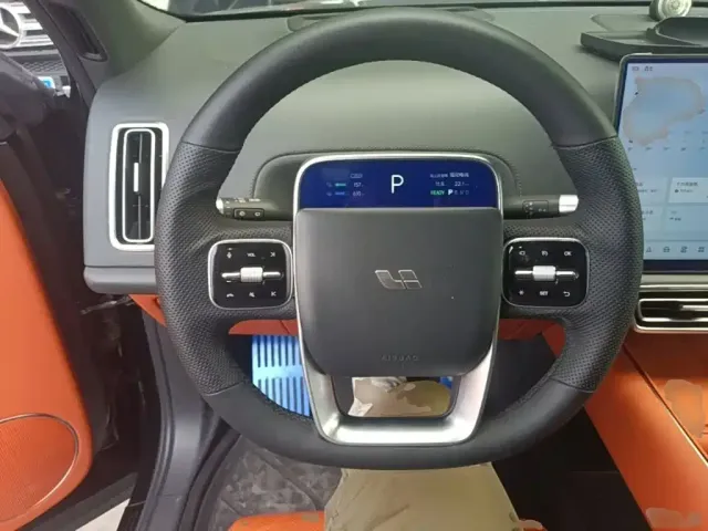 Li Auto L9 — Фото автомобиля 10