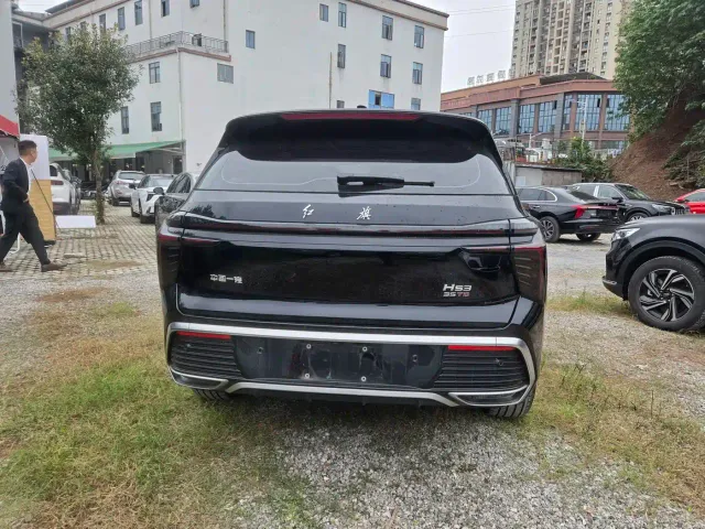 Hongqi HS3 — Фото автомобиля 5