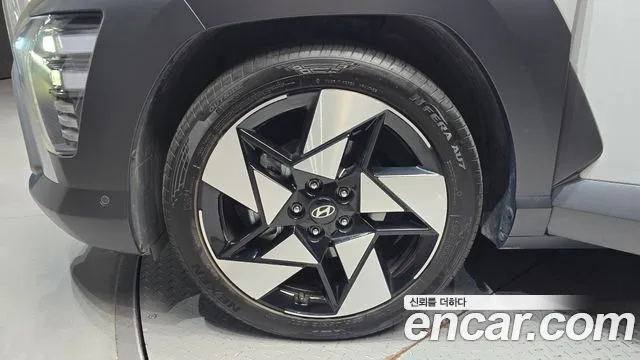 Hyundai Kona Kona (SX2) Бензин 1.6 Turbo 4WD — Фото автомобиля 5