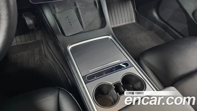 Tesla Model 3 — Фото автомобиля 28