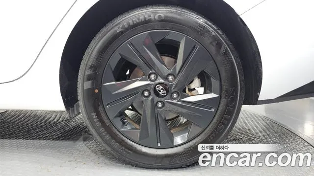 Hyundai AVANTE Avante (CN7) — Фото автомобиля 21