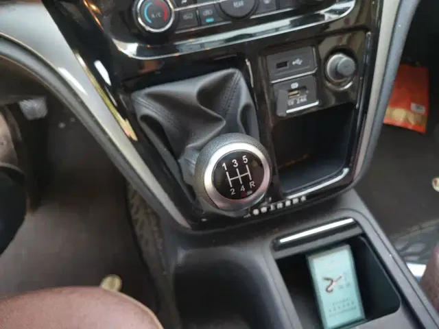 JAC Refine M3 — Фото автомобиля 6