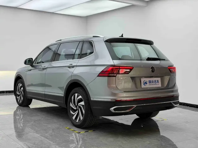 Volkswagen Tiguan L — Фото автомобиля 28