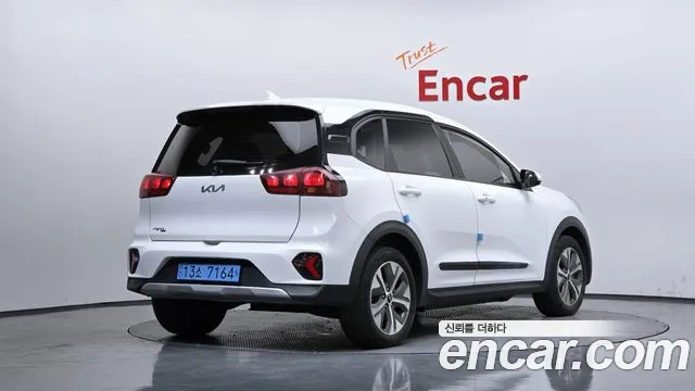 Kia Niro Niro Plus Light (Такси) — Фото автомобиля 2