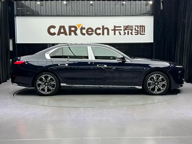 BMW 7 Series — Фото автомобиля 3