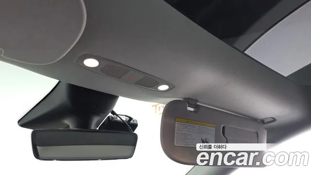 Tesla Model Y — Фото автомобиля 21