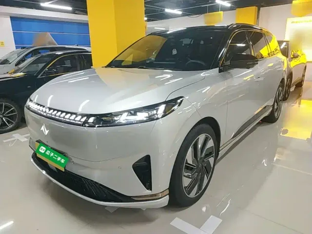 Фотография автомобиля — Dongfeng eπ 008