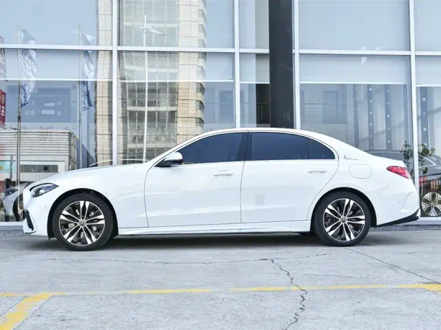 Mercedes-Benz C-Class — Фото автомобиля 2