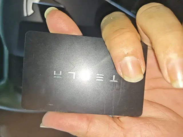 Tesla Model Y — Фото автомобиля 8