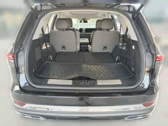 Lincoln Aviator — Фото автомобиля 5
