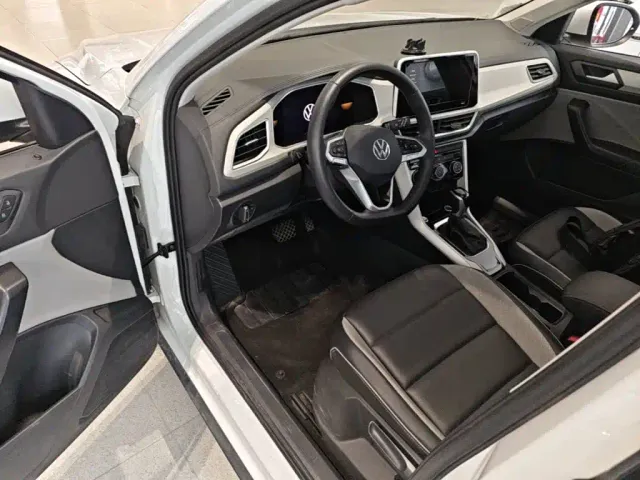 Volkswagen T-Roc — Фото автомобиля 15