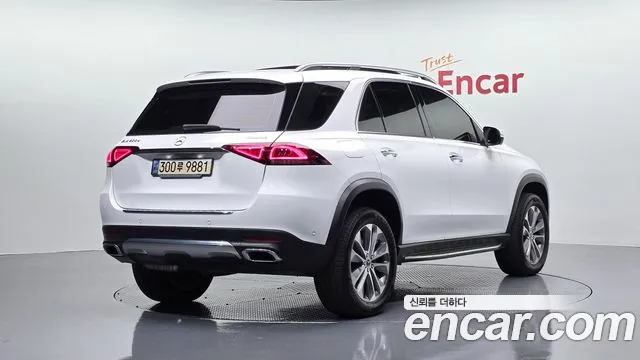 Mercedes-Benz GLE-Class — Фото автомобиля 2
