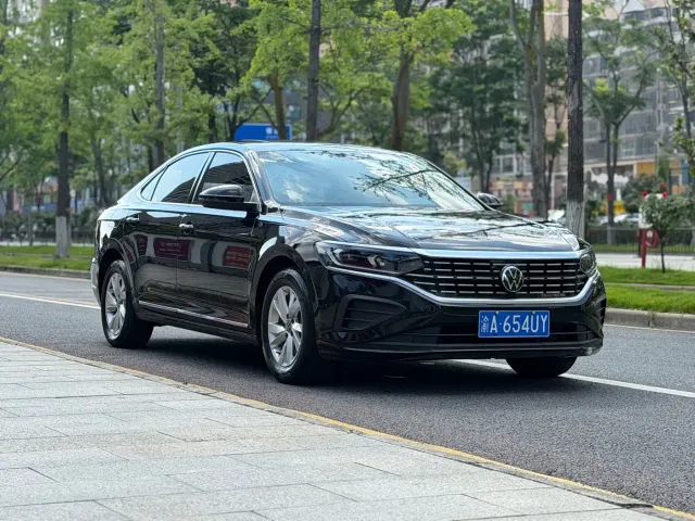 Volkswagen Passat — Фото автомобиля 3