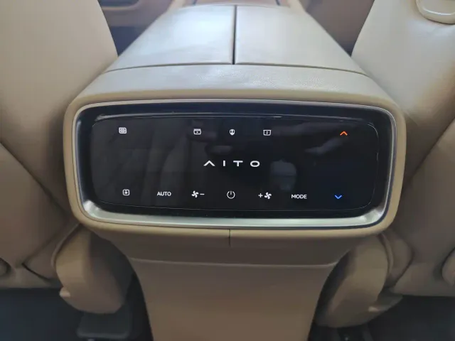 Aito M9 — Фото автомобиля 14