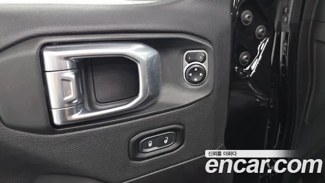 Jeep Wrangler — Фото автомобиля 27