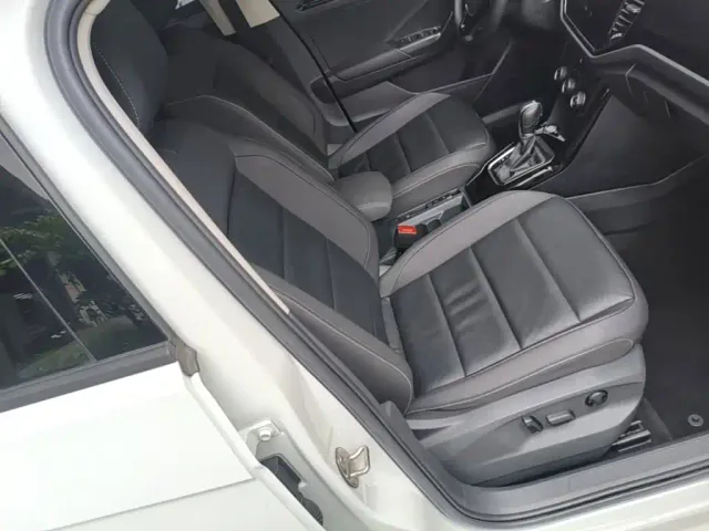 Volkswagen T-Roc — Фото автомобиля 19