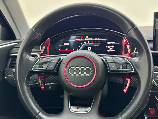 Audi A4L — Фото автомобиля 11