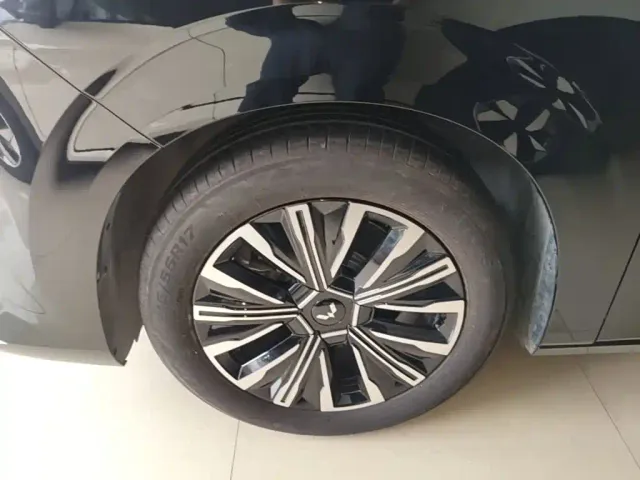 Wuling Starlight 730 — Фото автомобиля 22