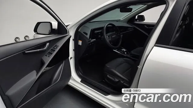 Kia Niro — Фото автомобиля 15