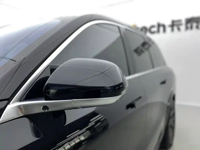 Li Auto L8 — Фото автомобиля 12